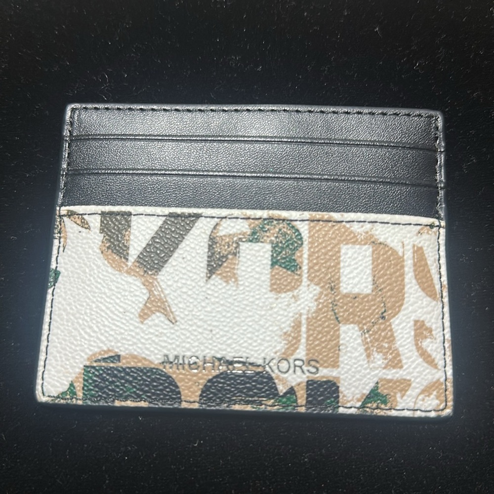 Micheal Kors Stylish Black and Green Card Holder/NWT - Picture 2 of 5
